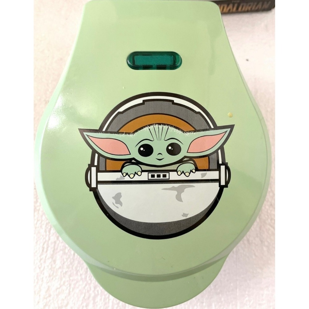 Star Wars The Child‎ Baby Yoda Mini Waffle Maker Nonstick Plates